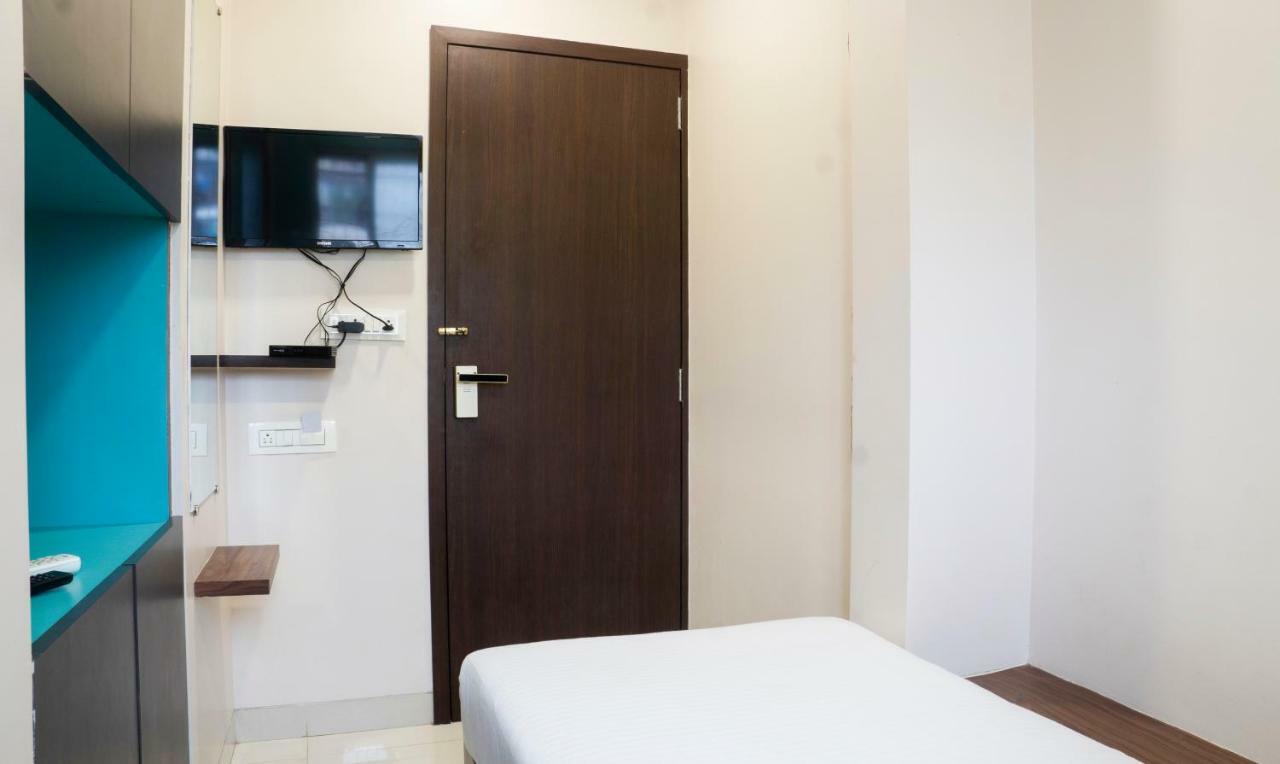 Oyo Flagship 13885 Metro Residency Hotel Mumbai Luaran gambar