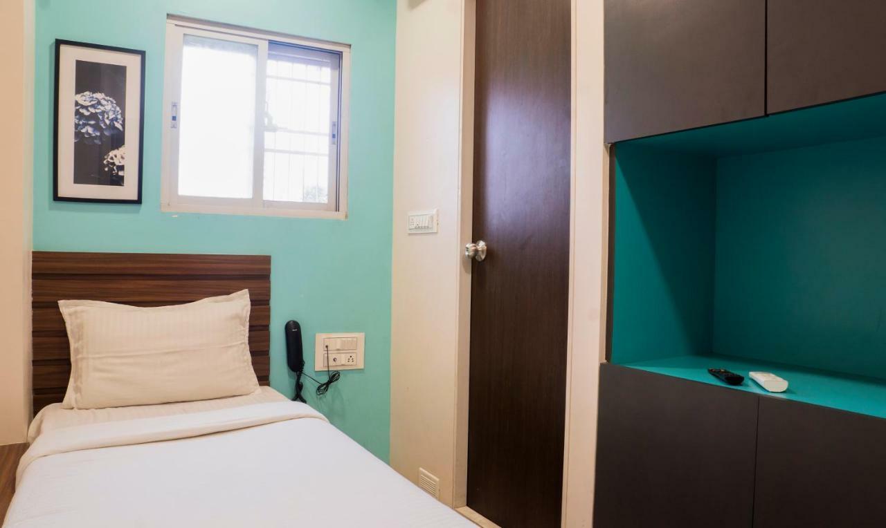 Oyo Flagship 13885 Metro Residency Hotel Mumbai Luaran gambar