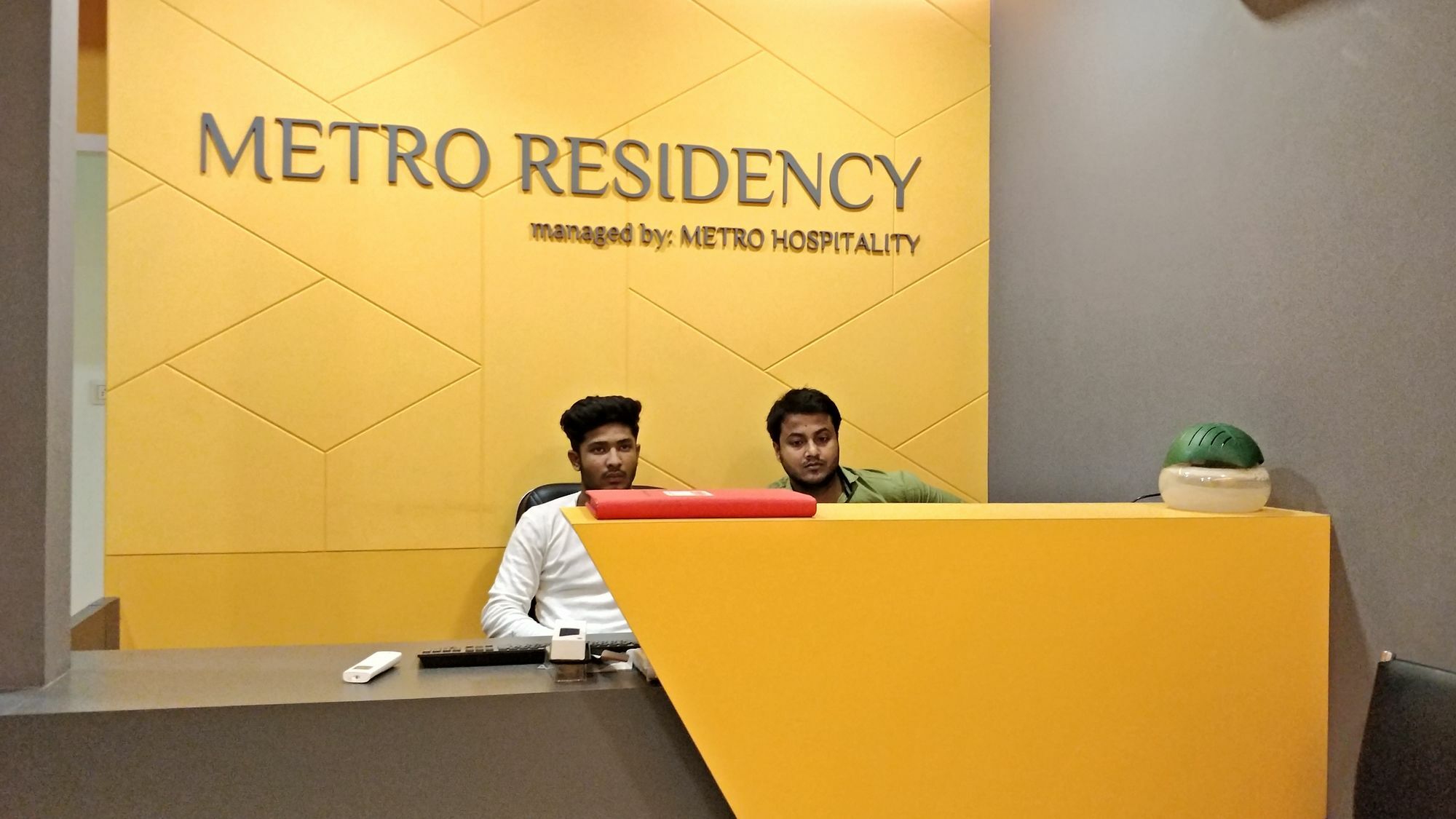 Oyo Flagship 13885 Metro Residency Hotel Mumbai Luaran gambar
